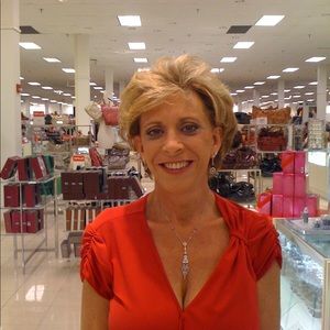 Meet your Posher, Phyllis